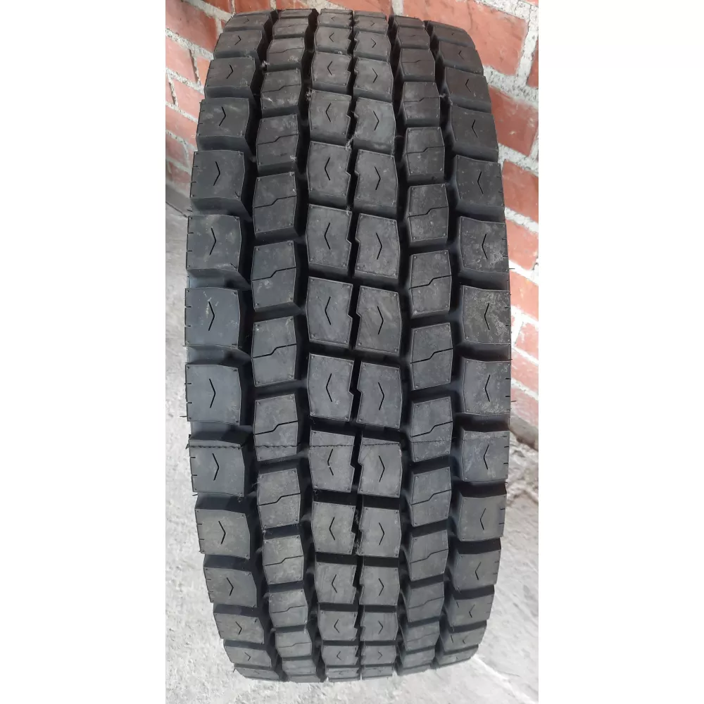 Грузовая шина 305/70 R19,5 Long March LM-329 18PR в Березниках